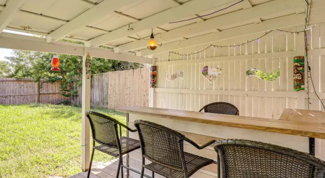 Коттедж < 1 Mi to Butler Beach! Home w/ Dog-friendly Yard