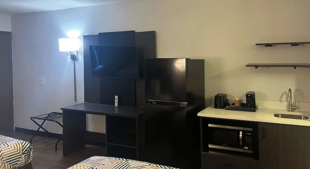 Номер Standard Studio 6 Montgomery AL Eastern Blvd