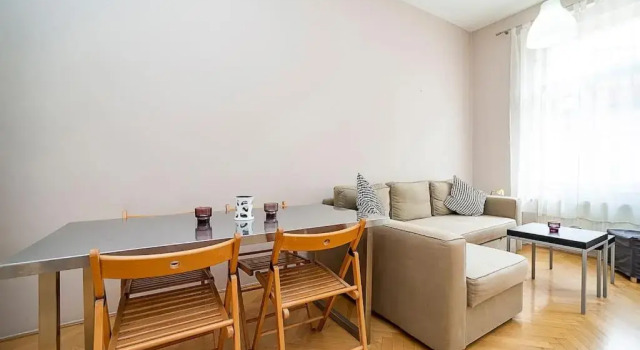 Cozy and sunny apartment in uptown, Забронировать Апартаменты/квартира Апартаменты Праги, рядом с Намести Миру, Апартаменты/квартира