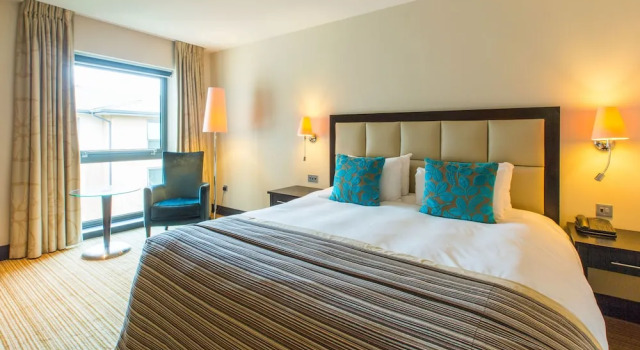 Четырёхместный номер Deluxe Nottingham Belfry Hotel & Spa