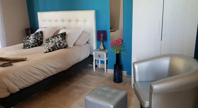 Двухместный номер Standard с видом на бассейн Villa Alyzea Chambre dhôtes réservée aux adultes
