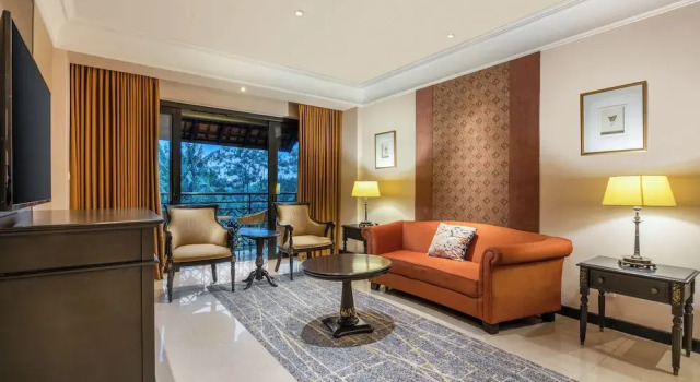 Двухместный номер Standard с балконом и с видом на бассейн Mustika Yogyakarta Resort and Spa