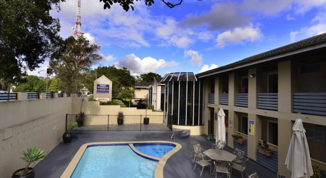Twin Towers Inn