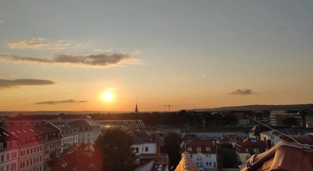 4 Raum Wohnung Mit Balkon Auf 120sqm in Top Lage, Book Hotel Dresden 