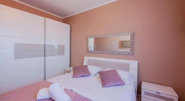 Stunning Home in Prigradica With Wifi and 2 Bedrooms, Prenota Hotel Hotel a Croatian Islands con piscina, Piscina