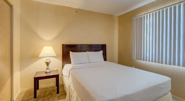Emerald Suites
