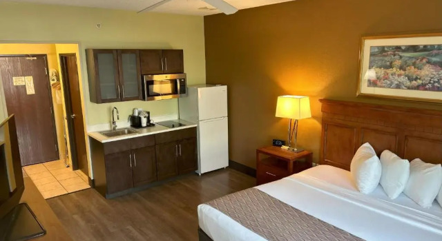 Люкс Spark by Hilton Walker Grand Rapids North