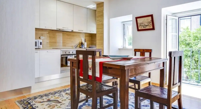 Typical Portuguese Apartment in City Center 2, Rezerwuj Apartament Hotele w Lisbon Region z parkingiem, Parking