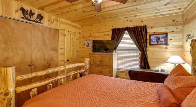 Коттедж Pet-Friendly Broken Bow Cabin w/ Fire Pit