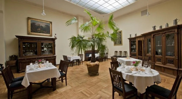 Hotel Goldener Adler, Забронировать Отель Виттенберг Middle Elbe, рядом с Melanchton House