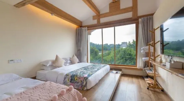 Семейный люкс Deluxe Дуплекс Floral Hotel· Yunbian Hot Spring Hotel (Tengchong Heshun Ancient Town Store)