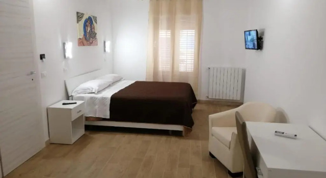 Трёхместный люкс Opera Boutique Rooms