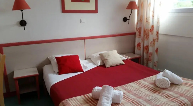 VVF Jura Lac de Vouglans, Book Hotel Maisod Jura