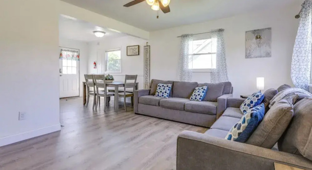 1 Mi to Main Street: Family Home in Williamstown, Забронировать Дом для отпуска Уильямстаун Northern Kentucky River Region