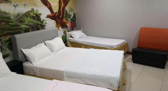 Семейный номер Deluxe Home Inn Hotel