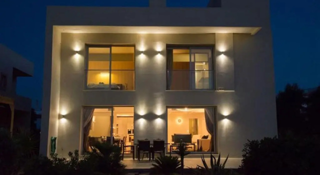 Luxury Villa Beachfront 5 Bedrooms 10-12 Persons