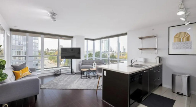 Люкс 2 BD Condo in the heart of Surrey City Centre