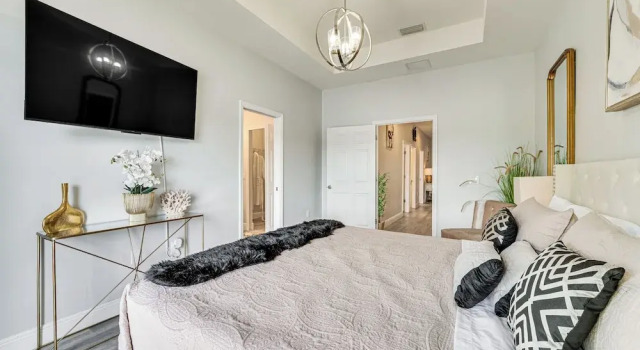 10 Mi to Disney Lake view Haven w Pool Access