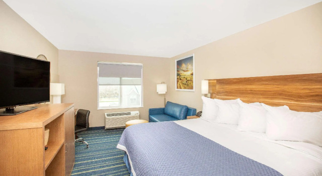 Двухместный люкс Days Inn & Suites by Wyndham Kearney NE