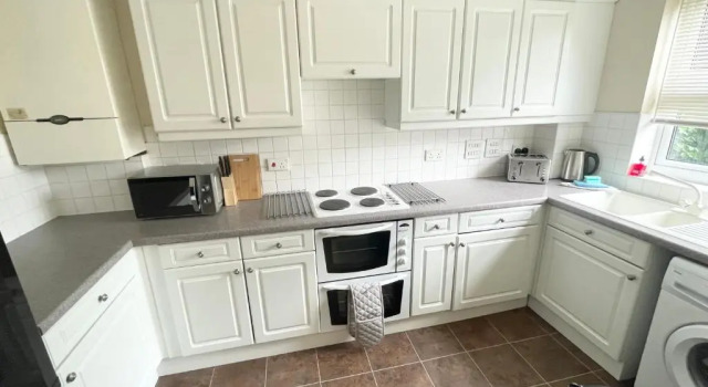 Апартаменты BEST PRICE - AMAZING 2 Bed 2 Bath - 4 Singles or Super King beds, 10 min walk to city centre, Smart Tv, Ensuite, Balcony, FREE PARKING