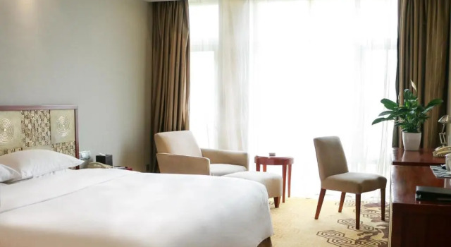 Двухместный номер Standard Ramada Plaza By Wyndham Taian