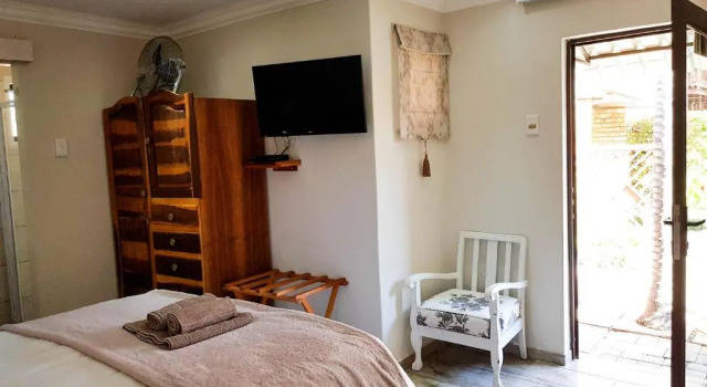Двухместный номер Standard с видом на бассейн Dormio Manor Guest Lodge