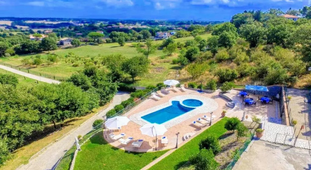 Вилла Lake View Luxury Villa and Pool