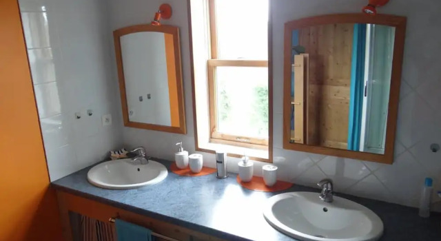 Ma Cabane du Canada, Book Hotel Combray Swiss Normandy