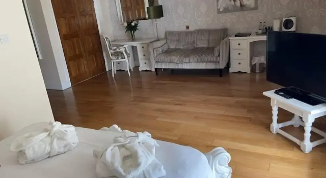 Номер Executive The Thatched Cottage Inn