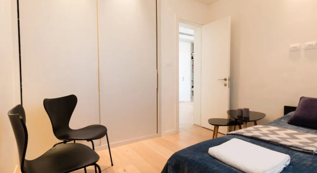 Live like Royalty in TLV DLX 2 Floor Apt, Забронировать Апартаменты/квартира Отели Тель-Авива с парковкой, рядом с Пляж Иерусалим, Парковка