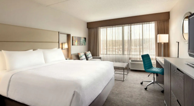 Crowne Plaza Englewood, an IHG Hotel