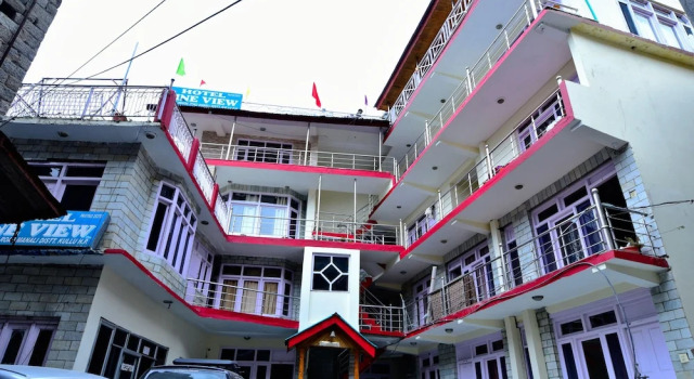 OYO Flagship 30387 Pine View Hotel Manali, Забронировать Отель Отели Манали с парковкой, Парковка