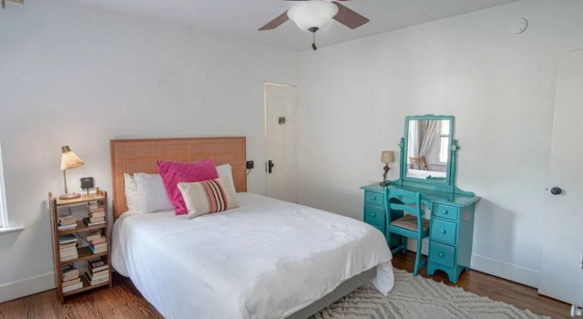 Close to Famous Attractions With Hot Tub and Fire Pit