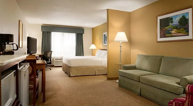 Двухместная студия Country Inn & Suites by Radisson, Mankato Hotel and Conference Center, MN