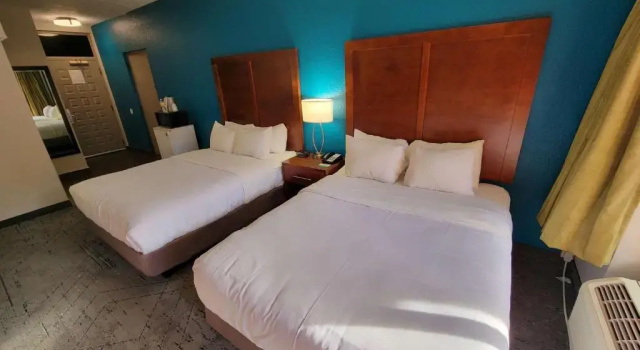 Четырёхместный номер Standard SureStay Plus Hotel by Best Western The Villages