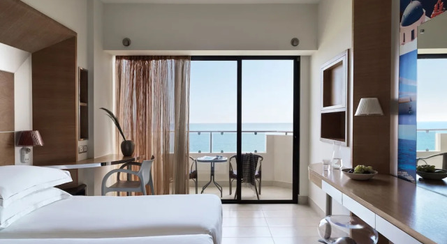 Двухместный номер с балконом и с видом на море Esperos Palace Resort & Spa
