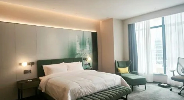 Люкс Business Hampton by Hilton Guangzhou Xintang Railway Station