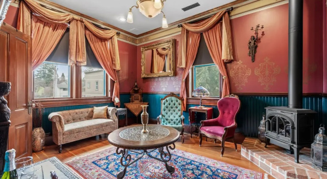 Четырёхместный люкс с видом на город The Peerless Hotel