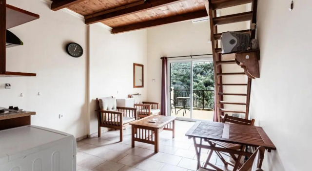 Loft Studio Raxes Kastanies Ikaria # 6, Đặt Căn hộ Christos Hy Lạp