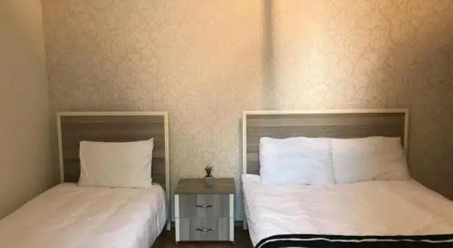 Zeytoon Hotel, Boek Hotel Batoemi 
