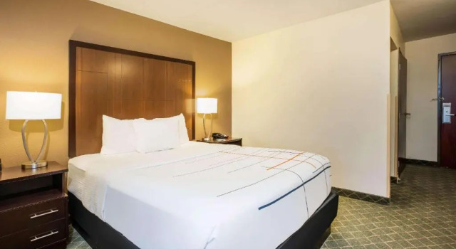 Двухместный номер Standard La Quinta by Wyndham Portland Airport