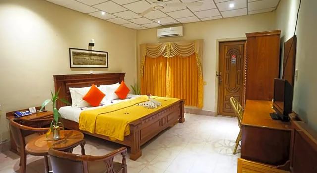 Номер Deluxe Royal Hotel