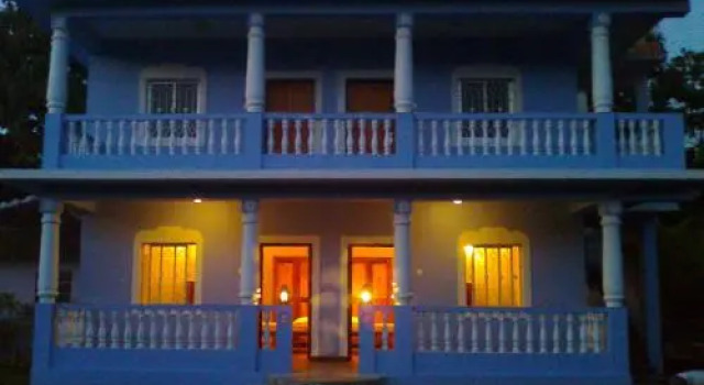 Avalon Inn, Varaa Hotelli Mandrem Pohjois-Goa