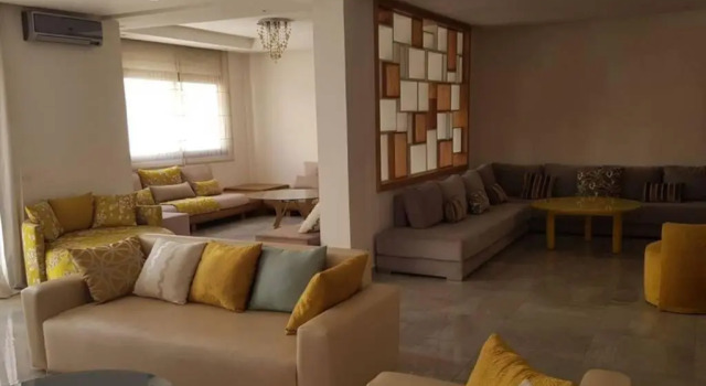 Апартаменты Joli Appartement meublé de 178 m2 à Agdal