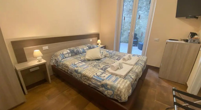 Номер Economy Good Night Moon