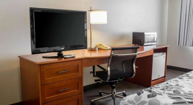 Четырёхместный люкс Sleep Inn & Suites Charles City