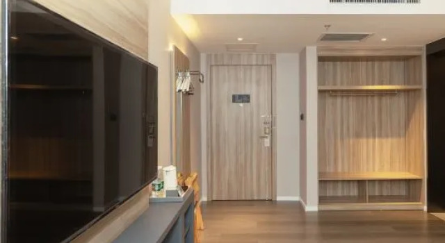 Люкс HanTing Premium Hotel (Linfen Chezhanjie)