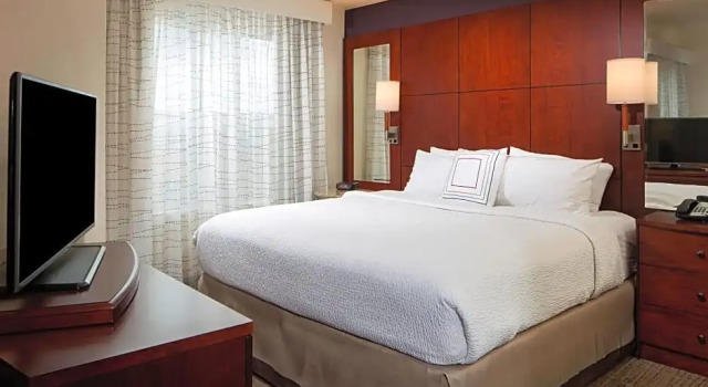 Четырёхместный люкс с 2 комнатами Residence Inn Melbourne