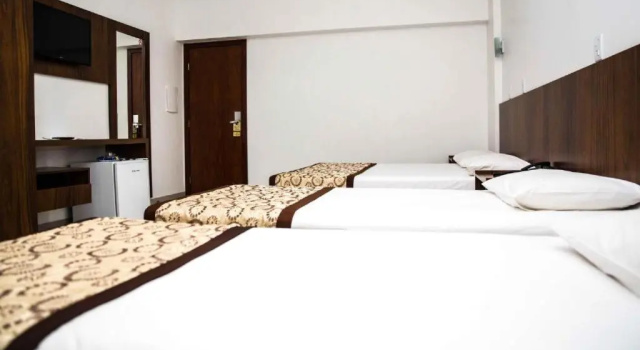 Четырёхместный номер Luxury Gálatas Golden Hotel