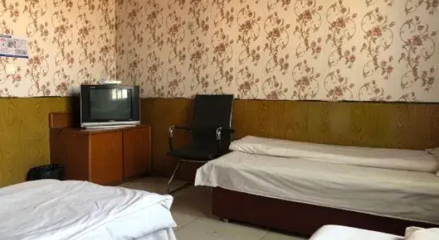 Трёхместный номер Standard Urumqi Ice City Hotel